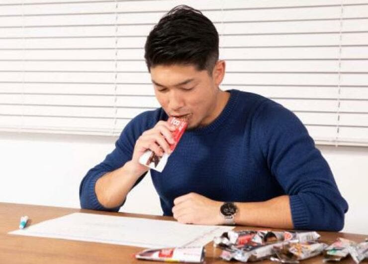 タンパク質多めで美味しく食べられるプロテインバーは「1本満足バー」