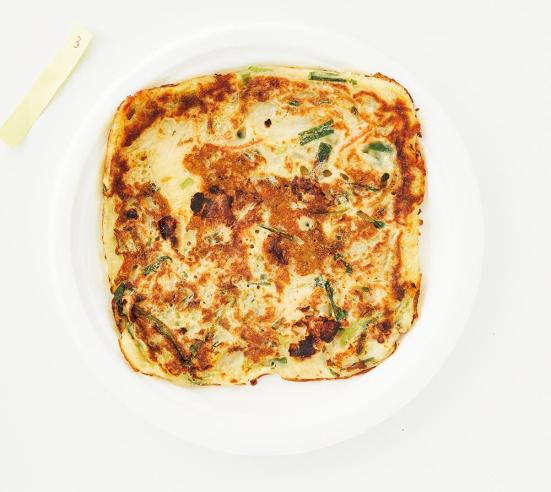 C評価: イカの存在感が薄く水っぽい!イオン「鉄板屋 チヂミ」