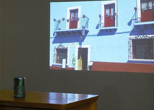 ケーブル接続いらずでどこでも上映可能 イメージ