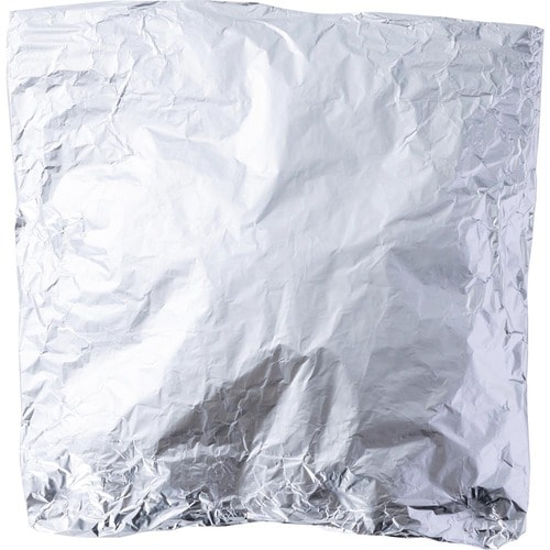 フリーザーバッグごとホイルで包むのもおすすめ 野菜の冷凍保存方法おすすめ イメージ