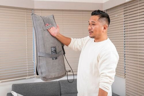 結果:大きさのわりに片手で軽々持てて移動がラクちん! マッサージシートおすすめ イメージ