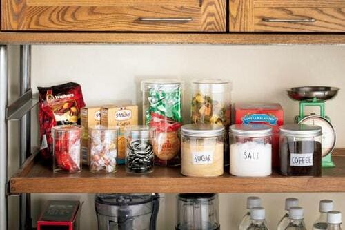 その②：調味料・小物の見せ収納同じ容器を並べて統一感を出そう イメージ