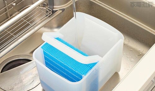 【給水のしやすさ】タンクに持ち手があり水が入れやすい 加湿器おすすめ イメージ