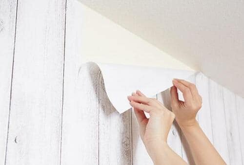 上質でシワになりにくい貼ってはがせる壁紙シール イメージ