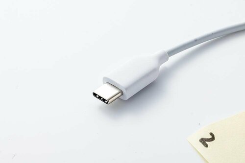 電源とのコネクタはタイプC
