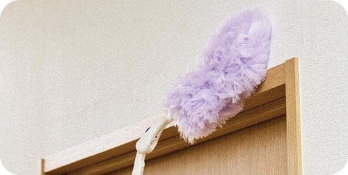 ポイント2:高いところから掃除して効率アップ フローリング用掃除シートおすすめ イメージ