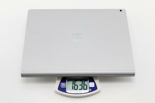 【1位】持ち運びやすい13.5インチならSurface Book 2 HNL-00023