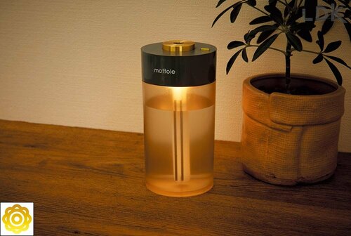 明るすぎない暖色のライトがほどよく照らす 卓上加湿器おすすめ イメージ