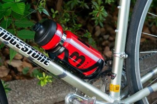専用のドリンクホルダーを使う ロードバイク用ボトルおすすめ イメージ