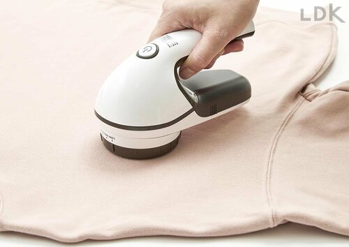 毛玉取りで穴を開けるのを防ぐ ニットの毛玉を取るコツおすすめ イメージ
