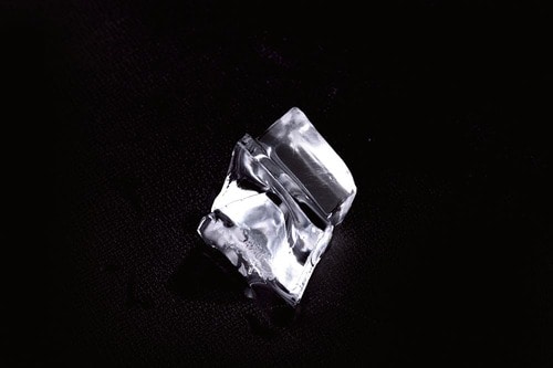 家庭用製氷機おすすめ ダイアモンドヘッド ROOMMATE 高速アイスメーカー クリアロック RM-100H イメージ2