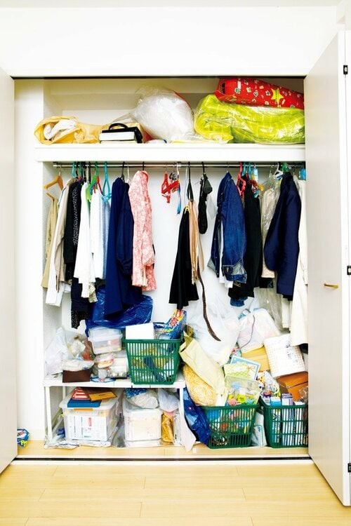 使っていないものでパンパン！1年以上使ってないなら捨てるが吉 イメージ2