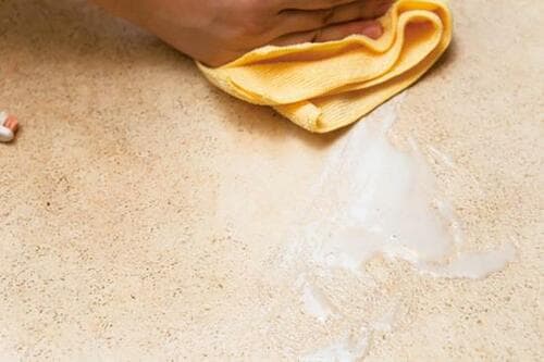 ステップ2:お湯拭きのあと仕上げにから拭きを