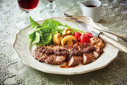 玉ねぎと赤ワインがあれば 特売お肉がふんわり高級肉風に！ イメージ