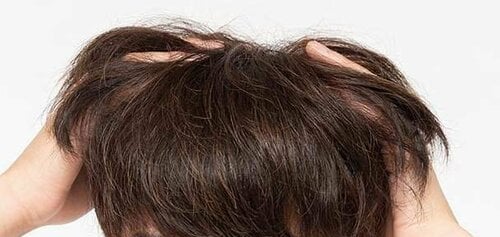 4.前髪を下ろすなら前髪は最後に ヘアジェルおすすめ イメージ