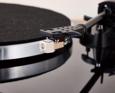 ストレートアーム採用でレコードの音を忠実に再現 レコードプレーヤーおすすめ イメージ2