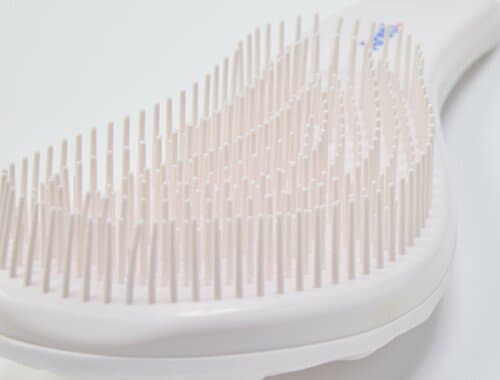 長さの違うピンがぎっしり ヘアブラシおすすめ イメージ