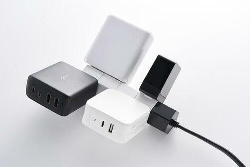 大きいプラグでも干渉なし イメージ