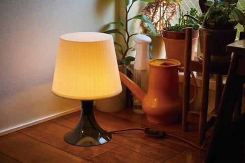 IKEA「ラムパン テーブルランプ」2