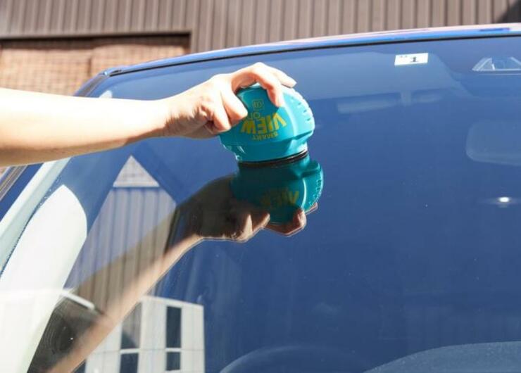 2分塗るだけ! 車の窓ガラスコーティング「スマートビューONE」の実力は？｜『MONOQLO』がテスト