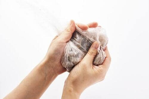 絶品おかずの素をご紹介する前にエビの臭みとりを伝授します!
