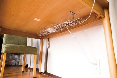 掃除のジャマだしホコリもたまる電源コードも浮かせればすべて解決！ イメージ