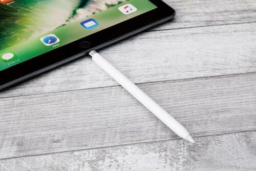 ⑥第1世代ペンユーザーは必携!Oittm Apple Pencil充電スタンド