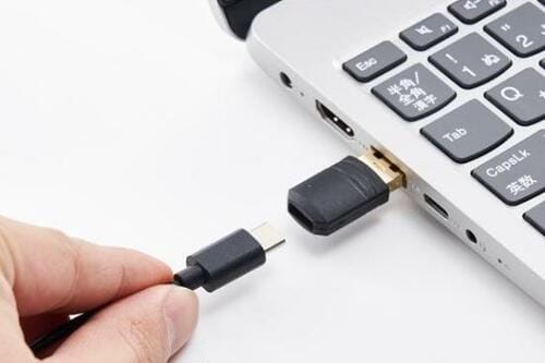 変化1：USB-C接続ができ、USB-A変換も可能 イメージ