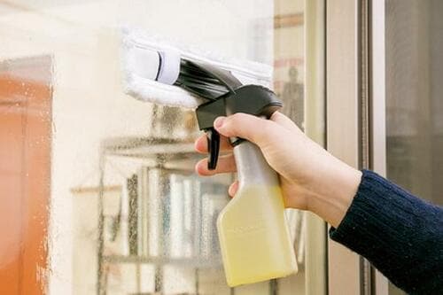 雑巾よりラクでキレイ！窓拭きもケルヒャーにお任せ イメージ2