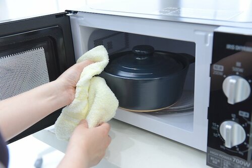 2位: パール金属「グラシア 洋風土鍋 18cm」 料理家が選ぶ電子レンジ炊飯器おすすめ イメージ