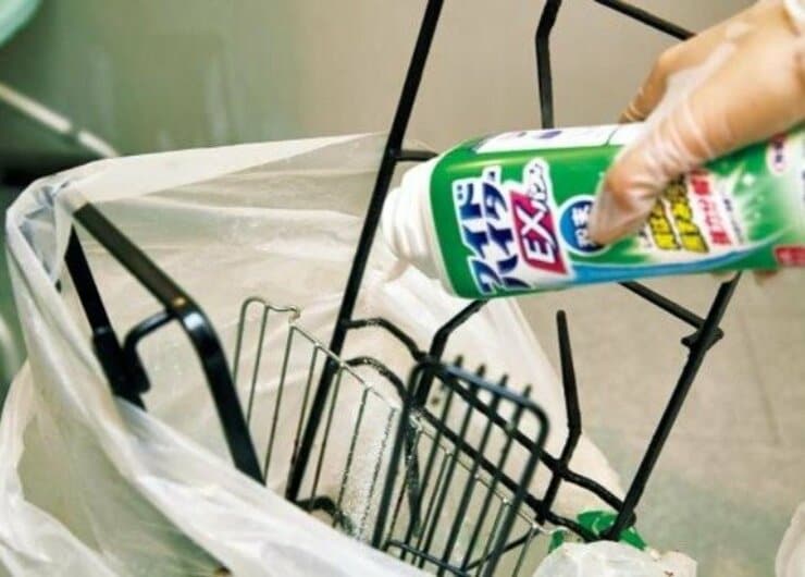 【掃除スゴ技】魚焼きグリル&五徳の油汚れは「ハイターにドボン」ではがれます｜「LDK」が比較