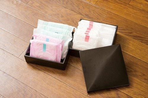 「ラタン」でトイレットペーパーをさりげなく隠すテクニック