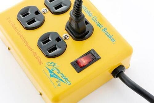 部屋のインテリアにもなる「4個口スチール ACタップ」 イメージ2