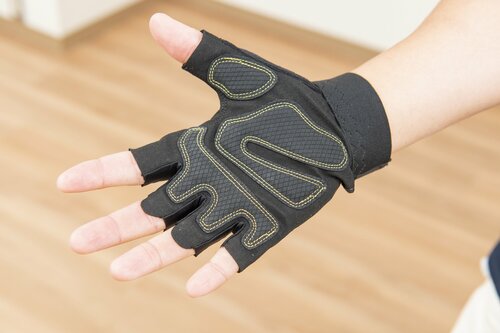 手のひらの厚みで使用感が変わる イメージ