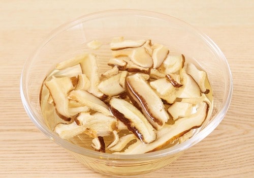 ポイント：スライスタイプの干し椎茸で時短に 白だしおすすめ イメージ