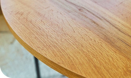 ココが買い：ボコボコした質感の木目がリアル LOWYAの家具おすすめ イメージ