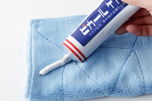 ［磨く］ギターもヘッドライトも 金属以外もピッカピカのクリーム イメージ