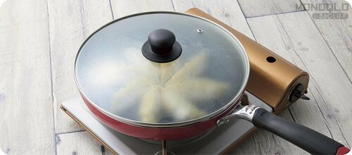 STEP5：茹で蒸しをする 冷凍餃子おすすめ イメージ