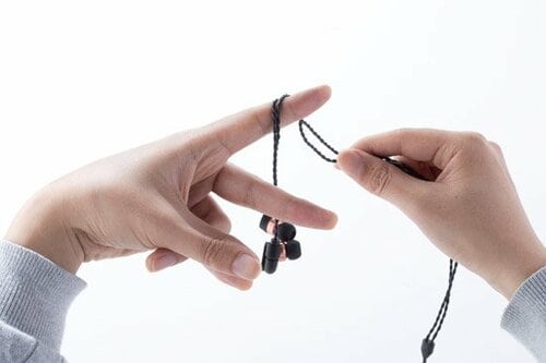 絡まるケーブルは「8の字巻き」で解決できる
