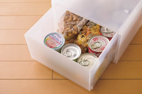 【アイデア5】引き出しケースはかさばる保存食品のストック庫に イメージ