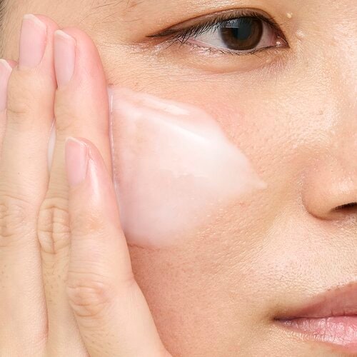 ナチュラルメイク派ならミルククレンジングもあり! ミルククレンジングおすすめ イメージ