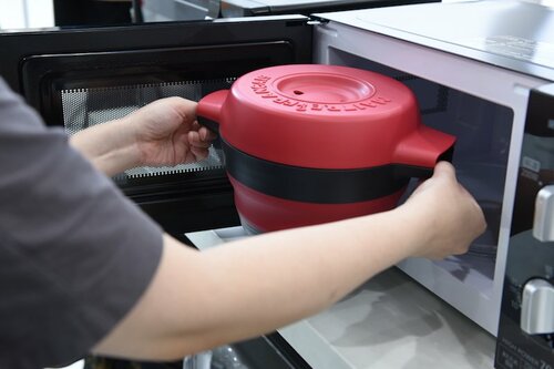 8位: 旭金属「Maitre Francais(メトレ フランセ) デリキャセ」 料理家が選ぶ電子レンジ炊飯器おすすめ イメージ2
