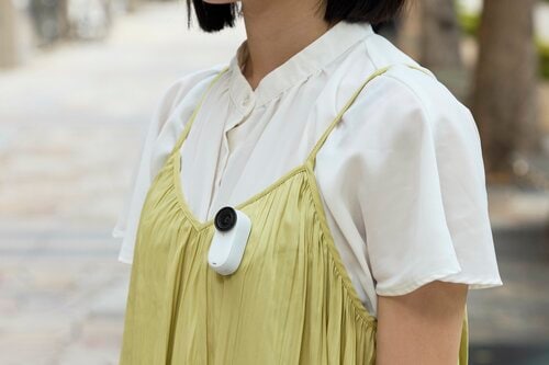 服に装着できるなど、文字通りのウェアラブルカメラとなったInsta360 GOシリーズ