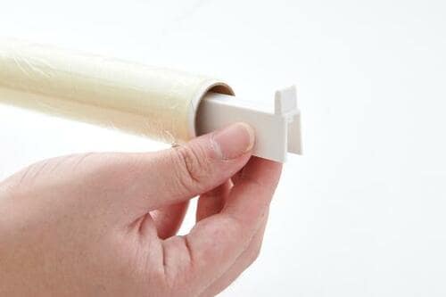 裏側は一面マグネット!冷蔵庫につけられる「山崎実業」