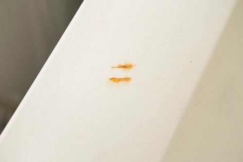 茶色い跡が残ったヘアピンのサビハイドロハイターで元通り真っ白に イメージ