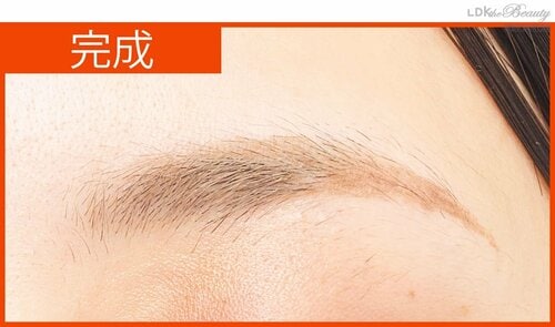 眉マスカラを仕込めば自眉との差をやわらげる！ イメージ2