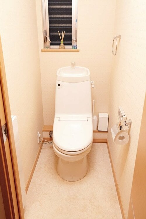 アイデアと格安グッズで南欧風トイレが実現します!