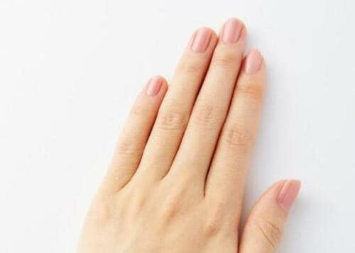 気軽に楽しみたい人にはコンビニネイルがおすすめ!