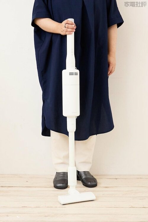 本体は上下に組み替え可能で好きな重心を選べる 紙パック式掃除機おすすめ イメージ