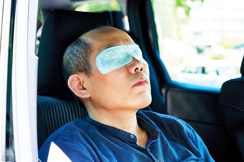 運転に疲れたら目元をリフレッシュ! 車の暑さ対策アイテムおすすめ イメージ
